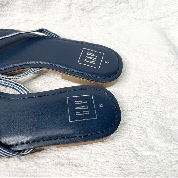 GAP Flip Flops Navy Leather Railroad Stripe Fabric Strap Thong Sandals - Picture 7 of 9